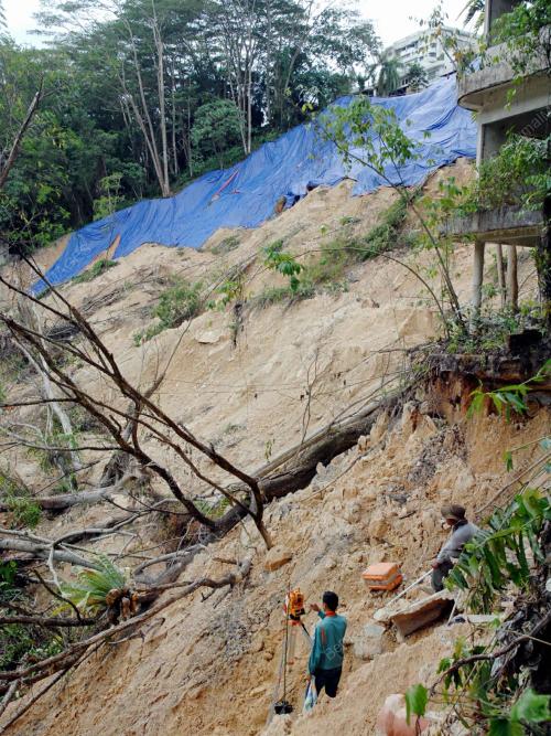 TANAH RUNTUH BUKIT ANTARABANGSA