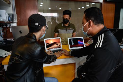 TINJAUAN PEMBELIAN KOMPUTER DAN ALAT PERANTI UNTUK BELAJAR DI RUMAH