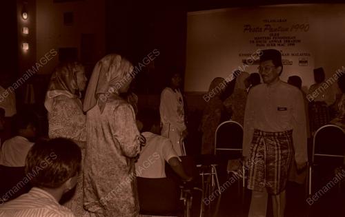 KL11_230390_PANTUN