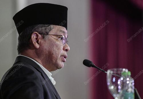 DATUK DR MOHD NA'IM MOKHTAR