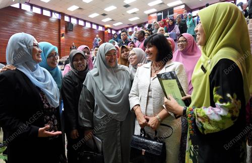 KL11_24012018_IFLA_WLIC_BN201801236841