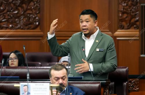 DATUK LUKANISMAN AWANG SAUNI