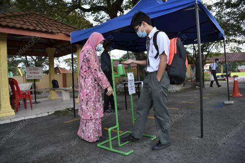 TINJAUAN HARI PERTAMA PEMBUKAAN SEKOLAH