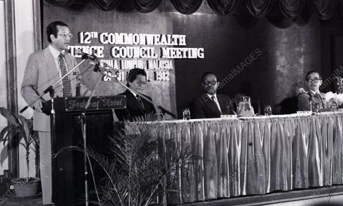 DR. MAHATHIR BIN MOHAMAD