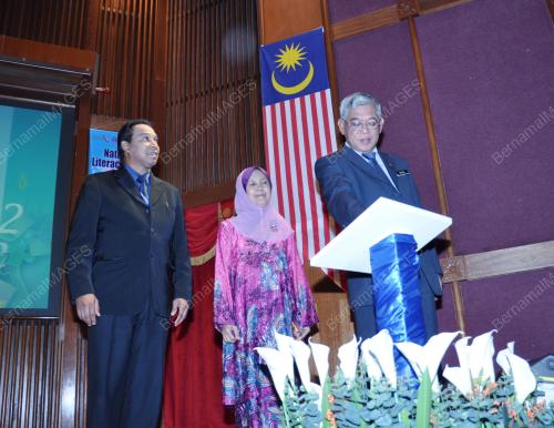 DATUK RASLIN ABU BAKAR