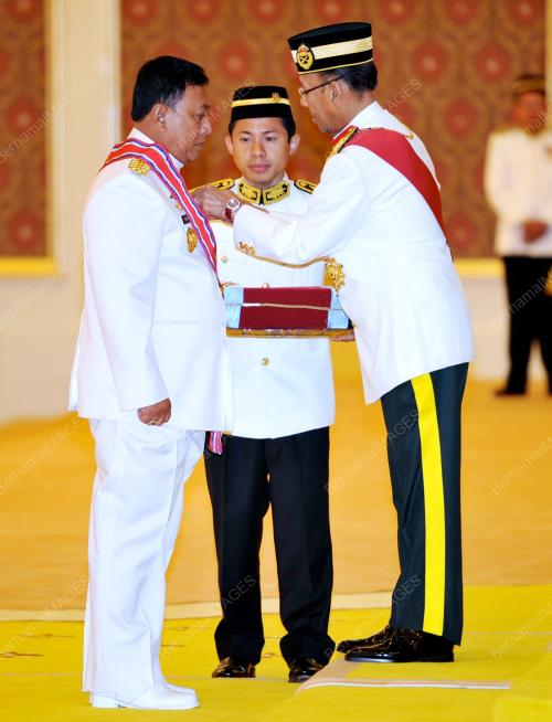 KL11_24092012_AGONG_PINGAT