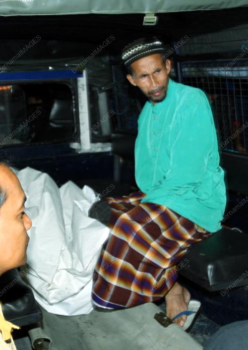 AYAH MANGSA KEBAKARAN