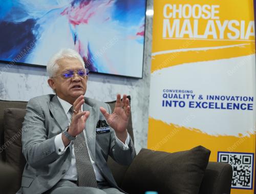 DATUK MOHD MUSTAFA ABDUL AZIZ