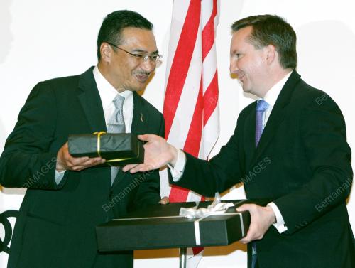 DATUK SERI HISHAMMUDDIN TUN HUSSEIN