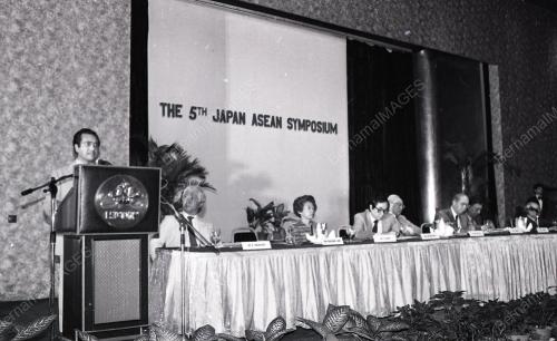 DR. MAHATHIR BIN MOHAMAD