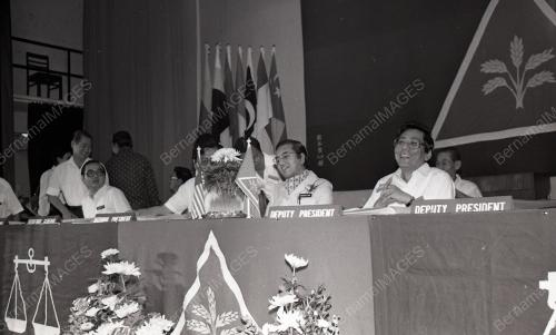 MAHATHIR MOHAMAD