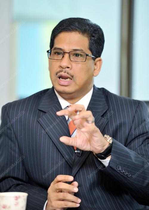 DATUK KHAIRIL ANUAR AZIZ
