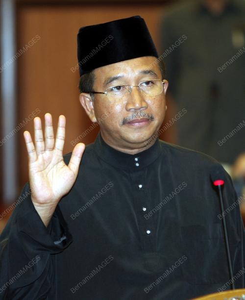 ABU ZAHAR NIKA UJANG