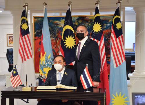 DATUK SERI HISHAMMUDDIN TUN HUSSEIN