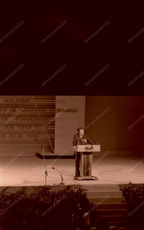 MAHATHIR MOHAMAD