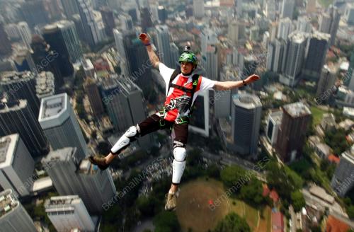 KL11_26092014_BASE_JUMP3