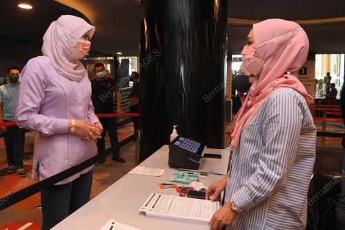 DATUK SERI RINA MOHD HARUN