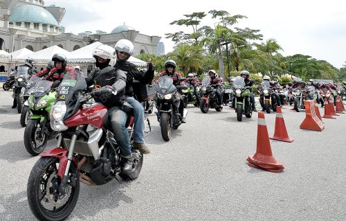 KL11_27072013_BIKERS