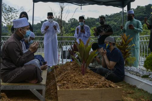 ALLAHYARHAM TUN AHMAD SARJI ABDUL HAMID