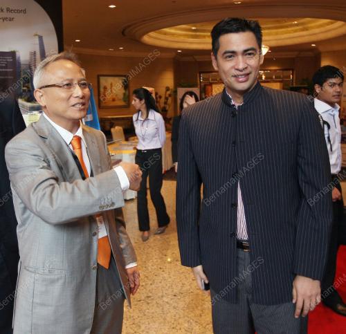 SHEIKH MUSZAPHAR SHUKOR