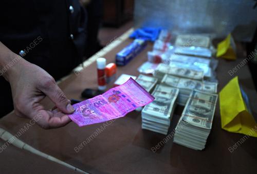 KL11_29012018_BLACK_MONEY
