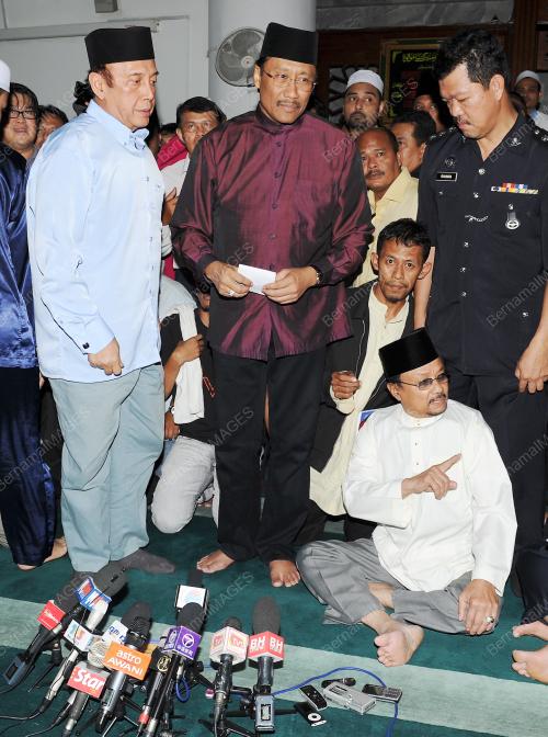 SUMPAH LAKNAT TRIO DATUK 'T'