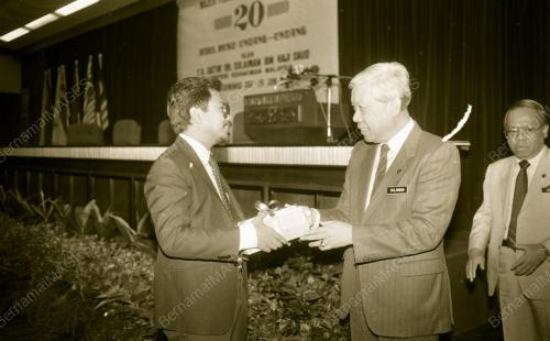 KL11_290690_PELANCARAN