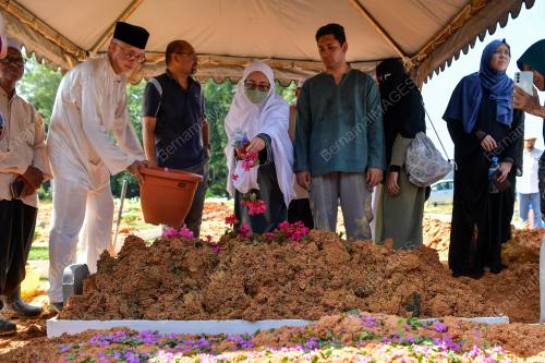 PENGEBUMIAN DR SYED HUSIN ALI