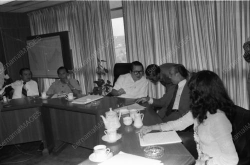 LEE SAN CHOON MEET TRANSPORT OPERATORS AT HIS OFFICE