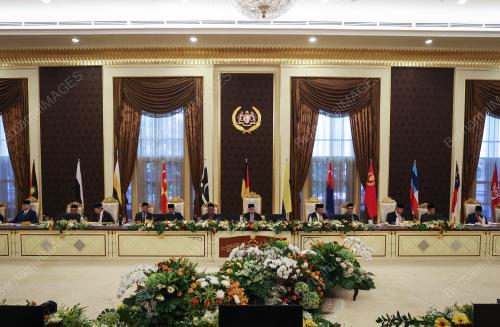 TUANKU MUHRIZ IBNI ALMARHUM TUANKU MUNAWIR