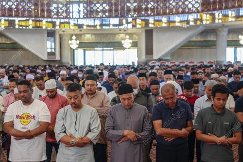 SOLAT JUMAAT DAN HAJAT