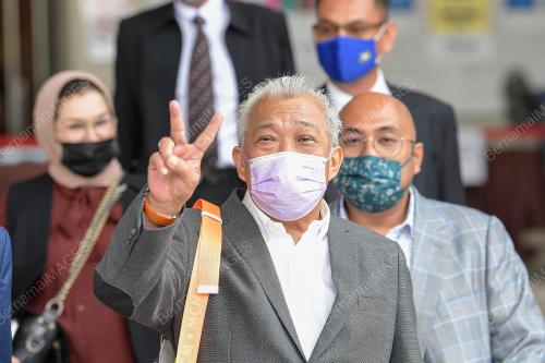 DATUK SERI BUNG MOKTAR RADIN