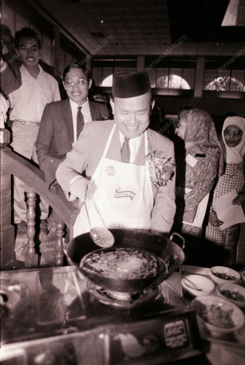 KEMPEN MAKAN DAGING ARNAB