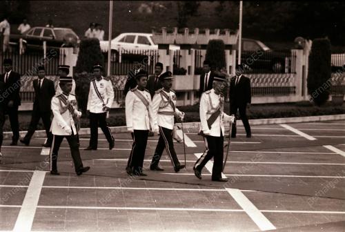 HARI PAHLAWAN