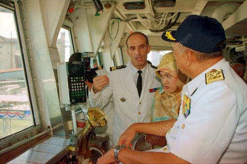 KL12-010_01042001