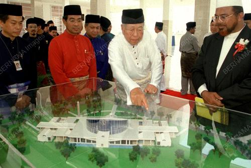 PUSAT MUKTAMAR ISLAM MAS