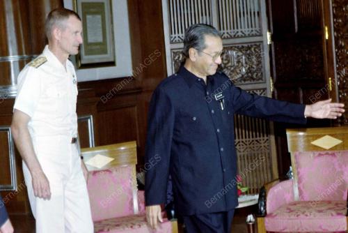 KL12-11_01_2001-PM-BLAIR_18012016