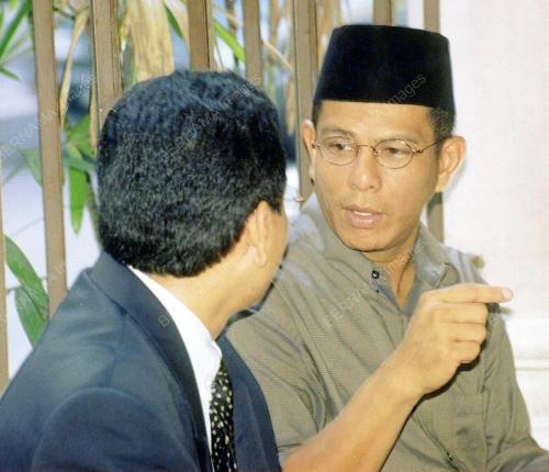 ROSLAN AZIZ
