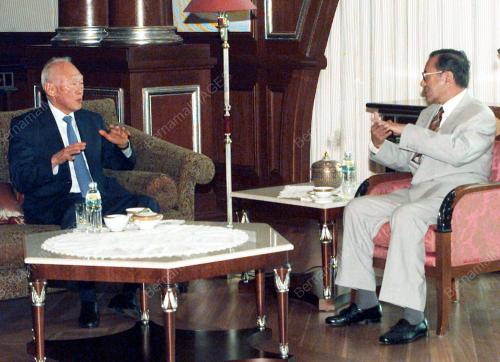 KL12-15_08_2000_LKY_JUMPA_PM_12012016