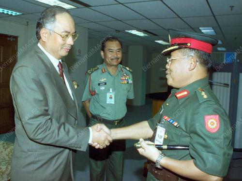 KL12-16_01_2001NAIK_PANGKAT_18012016