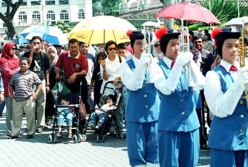 KL12-30_07_2000_ORANG_RAMAI_11012016