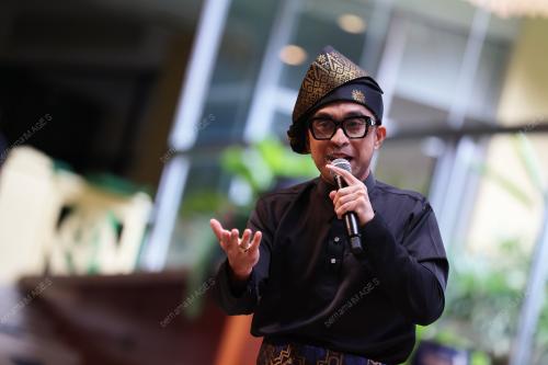 PANTUN_HAWANA