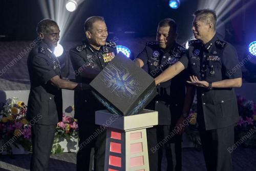 DATUK SERI MOHD KHALID ISMAIL