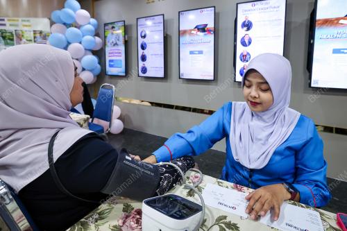 DATUK SERI DR DZULKEFLY AHMAD