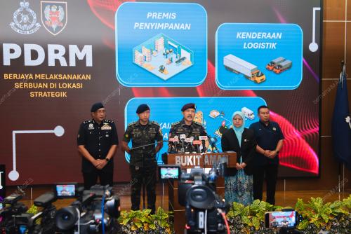DATUK SERI MOHD YUSRI HASSAN BASRI