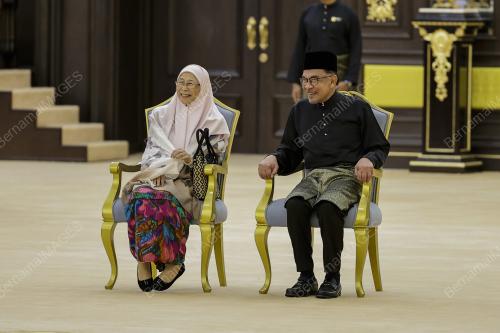 AL-SULTAN ABDULLAH RI'AYATUDDIN AL-MUSTAFA BILLAH SHAH