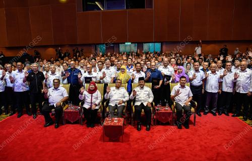 TAN SRI SHAMSUL AZRI ABU BAKAR
