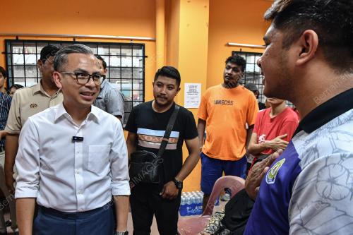 FAHMI FADZIL