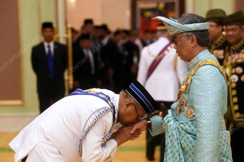 KL122_31012019_AGONG_BN201901289402
