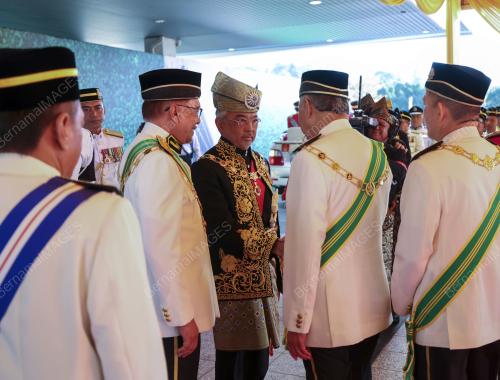 AL-SULTAN ABDULLAH RI'AYATUDDIN AL-MUSTAFA BILLAH SHAH
